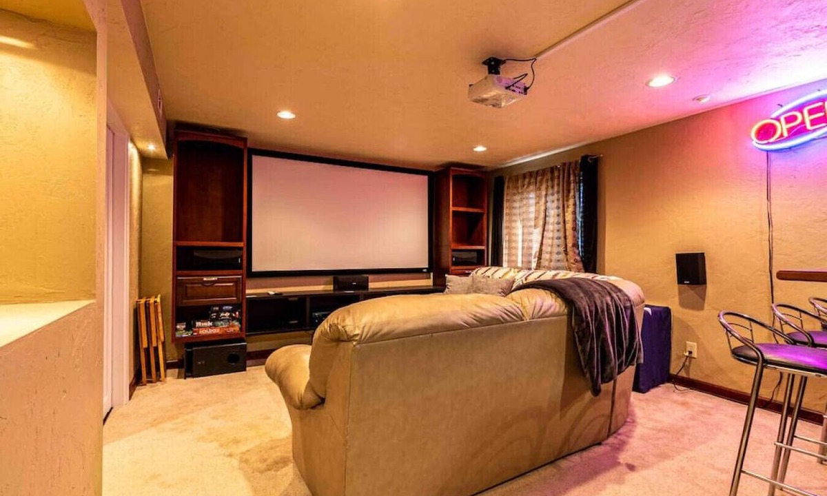 Colorado Springs House | Hot Tub | Theater | Firepit | Gym | Yard | Foosbal