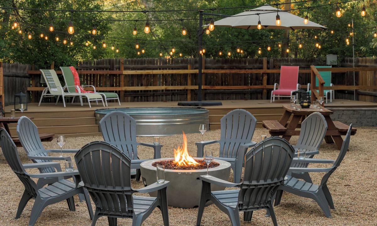 Southeast House | Huge secluded yard hot-tub game room 5-15 min to DU, DTC, DT