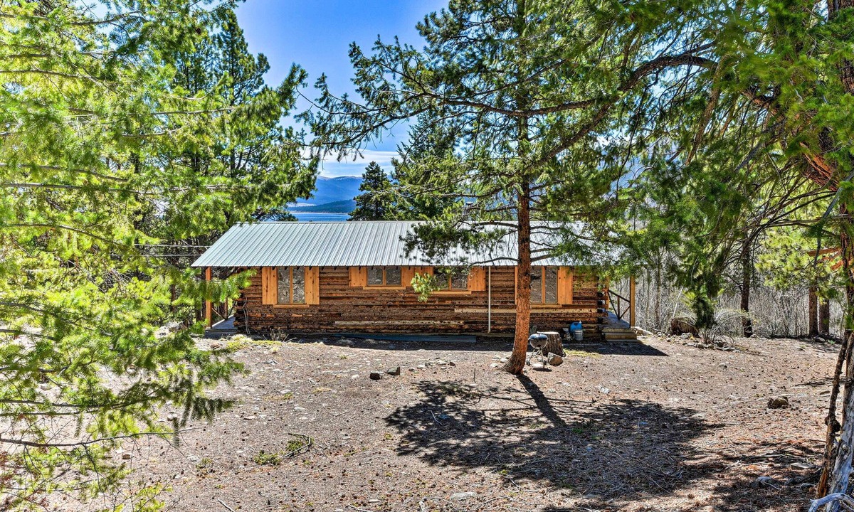 Twin Lakes Cabin | Idyllic Twin Lakes Escape w/Views of the Lakes