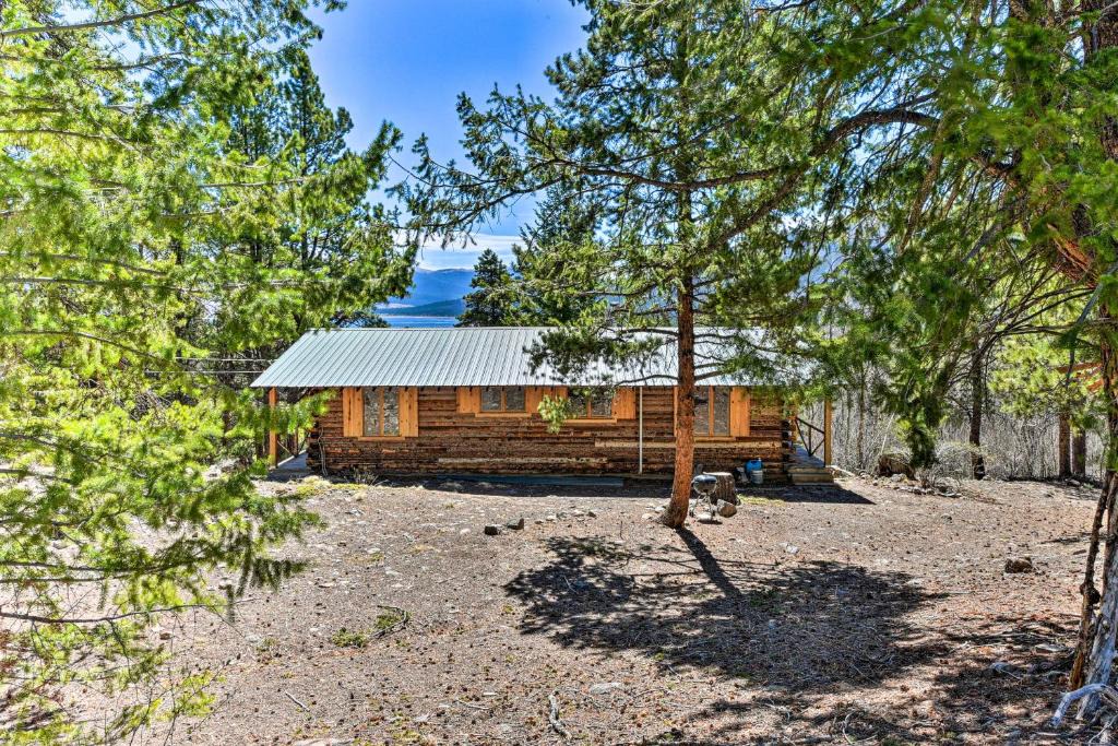 Twin Lakes House | Idyllic Twin Lakes Escape w/Views of the Lakes