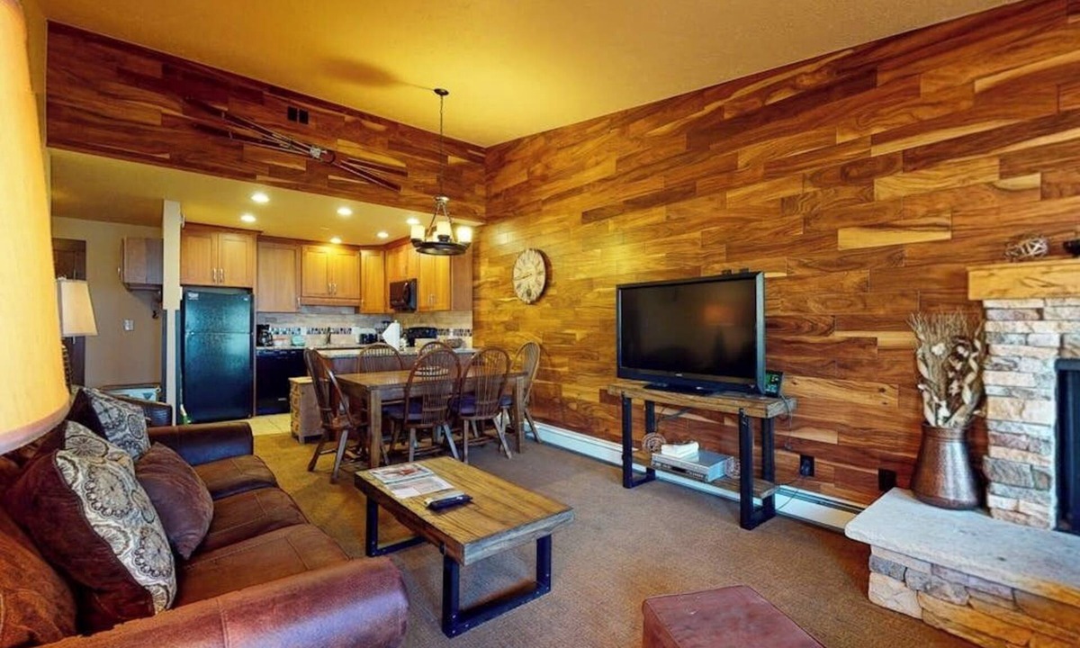 Copper Mountain Village Condo | Inviting mountain condo w/shared outdoor pool, WiFi, gas fireplace - near slopes