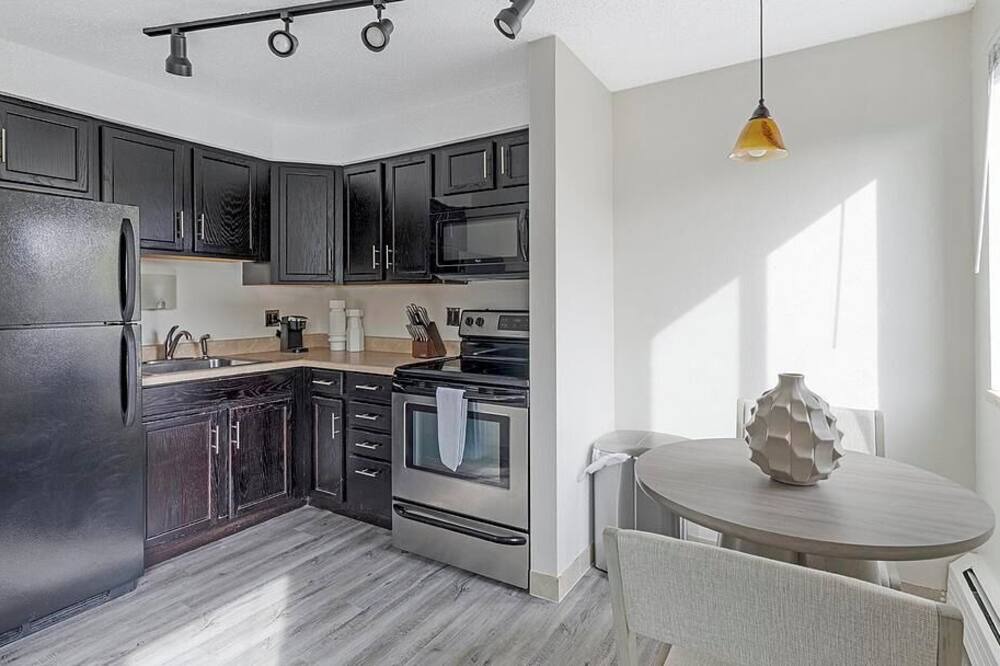 Washington Park West Apartment | Landing at 960 S Logan - 1 Bedroom in South Denver