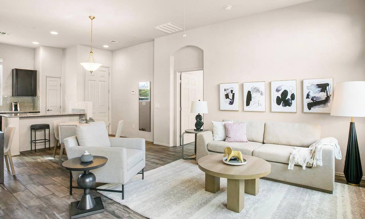 River North Art District Apartment | Landing | Beautiful 2BD, Rooftop Lounge, Gym