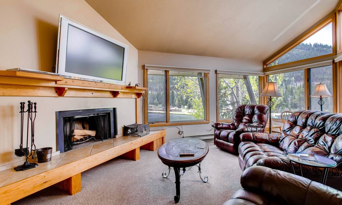 Lakeside Village Condo | Large 1400 ft² 3Br Condo in Lakeside Village-Kids Ski Free