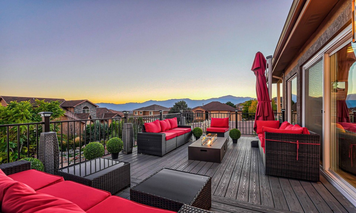 Northeast Colorado Springs House | Large Home-Pikes Peak Views-High End-Pool Table