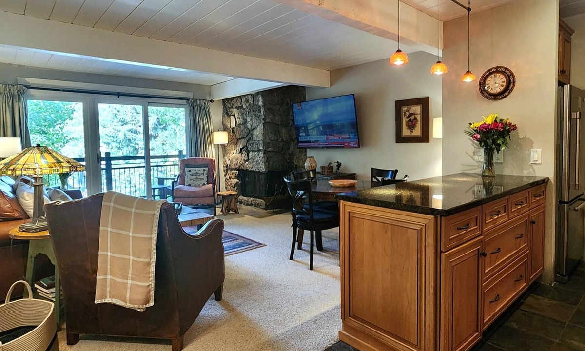 Aspen Condo | Lift One - Top floor one bedroom with a view