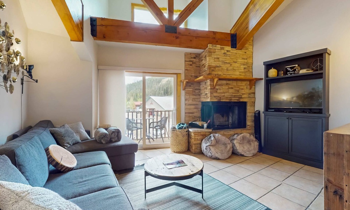 Red River Condo | Lift West 215 - Walk to Lifts, Dining & Shopping