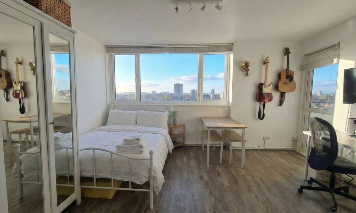 Bunhill Apartment | Light Central London Old Street Flat Sleeps 6 Walk to Tube, Cafés & Tech Hub