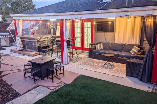 Edgewater House | Location! Outdoor Living Hot Tub Walkable Denver