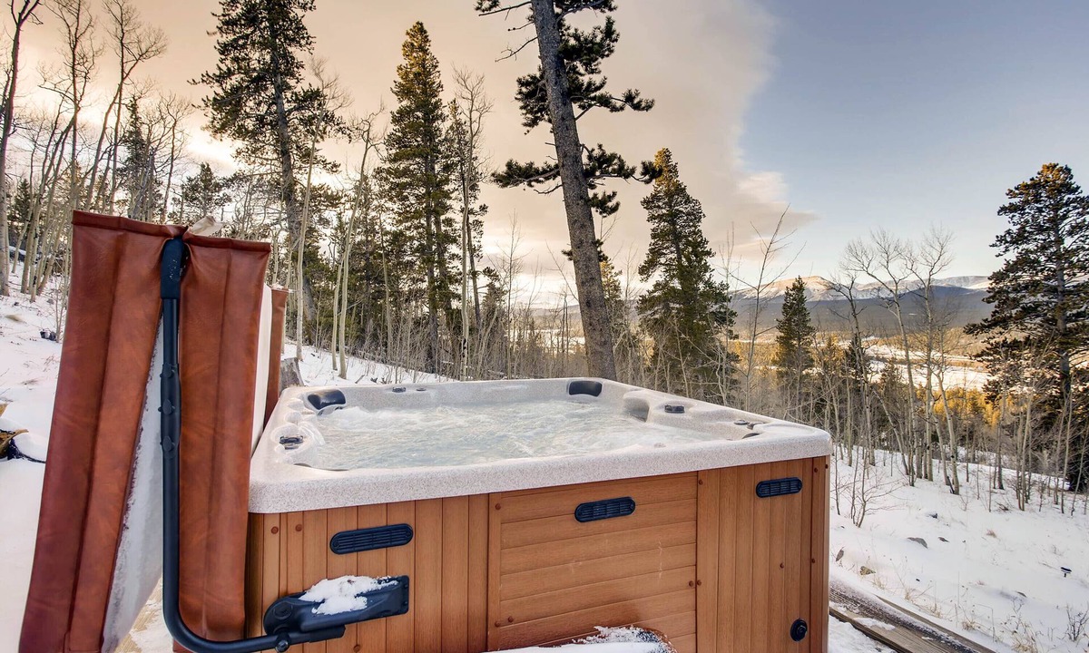Alma Cabin | Log Home, Hot Tub & Pool-Table Game Room - 25 mi to Breckenridge