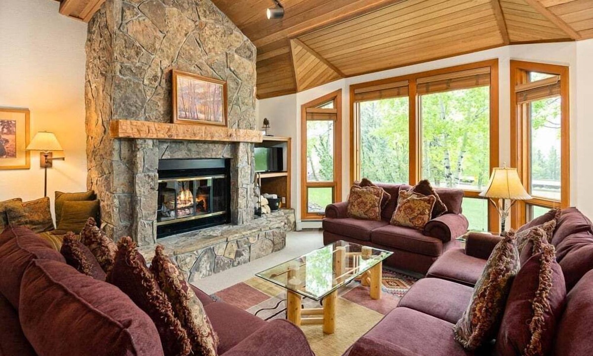 Snowmass Village House | Lovely Townhome With Snowmass View And Ski-in/ski-out by The Woodrun V Townhouses by RedAwning