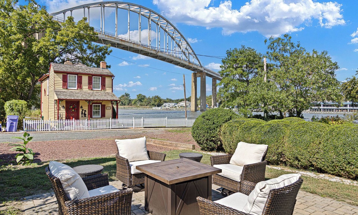 Chesapeake City House | Luxury 2-bedroom house with Water views, Chesapeake City
