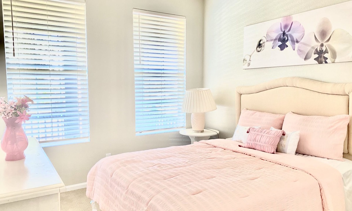Cottonwood House | Luxury 4 bedroom single family home located in a decent neighborhood