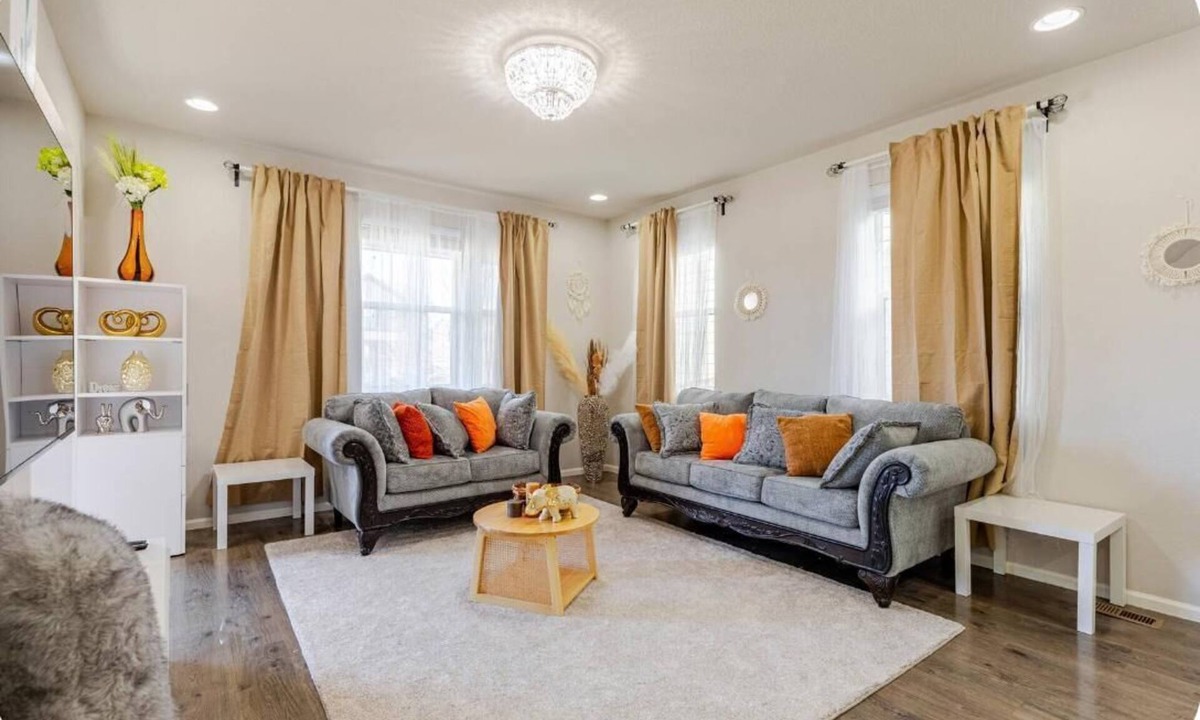 Gateway House | LUXURY 4BR + 2 CAR GARAGE RETREAT IN PRIME LOCATION.DENVER