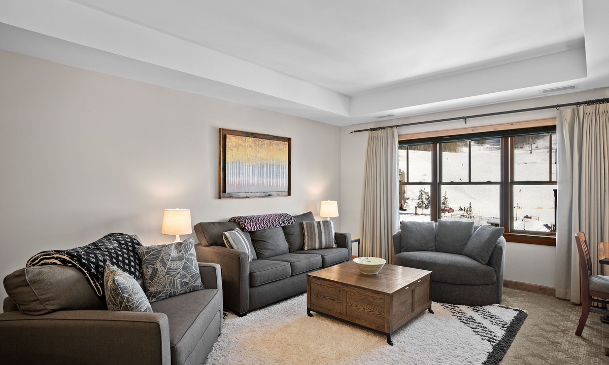 Mount Crested Butte Condo | Luxury Base Area Retreat with Sweeping Mountain Vista: Trails, Pool, Hot Tub