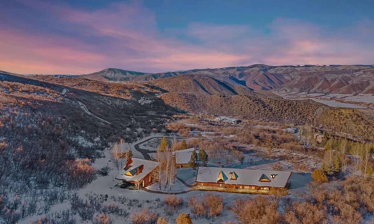 Brush Creek Village House | Luxury Experience at Mountaintop Compound - 35 Acres With Panoramic Views
