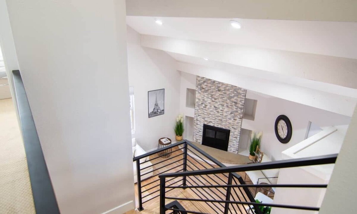 Hale House | luxury Home In Great Location