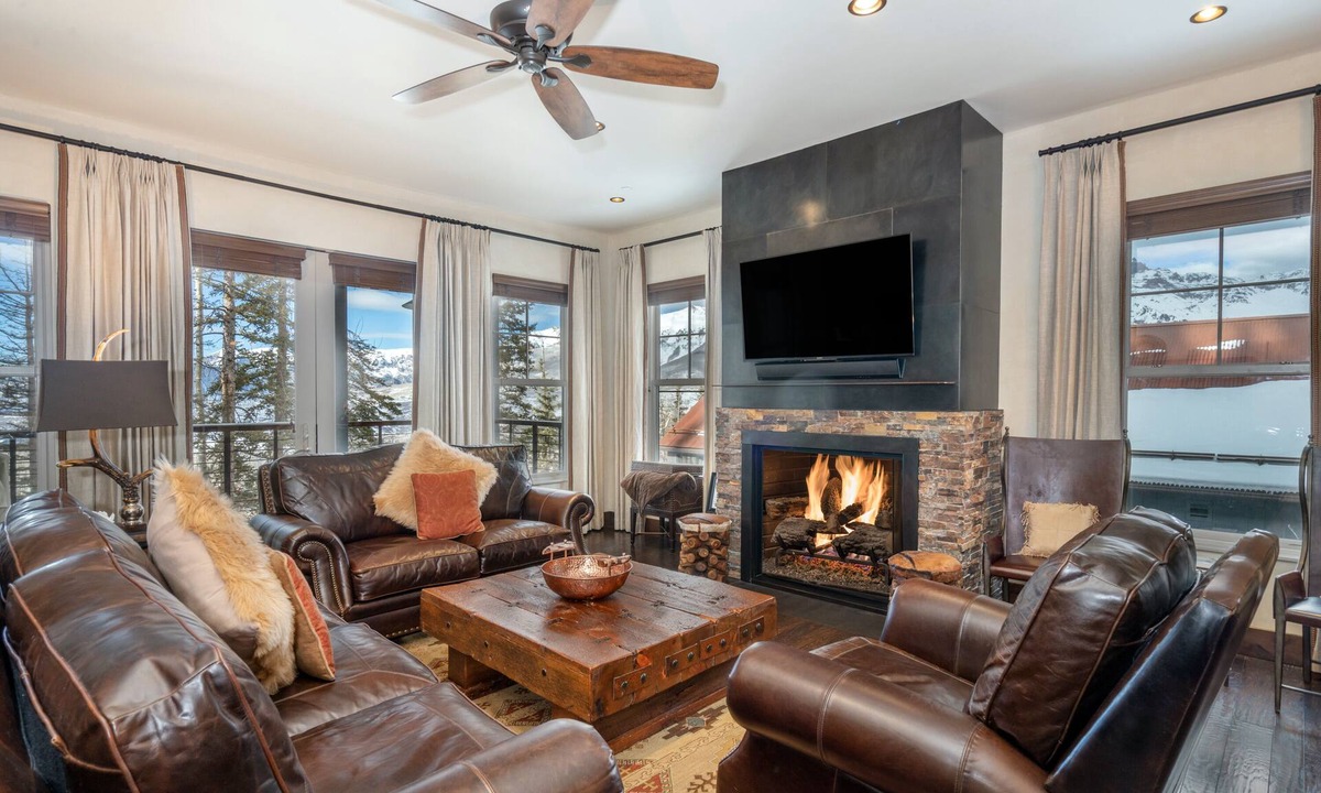 Mountain Village Condo | Luxury Mountain Village 4BR Condo with Mountain Views, free Shuttle, ski access