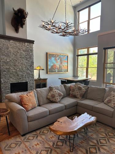 Salida House | Luxury On the River, Downtown River Balcony STR513