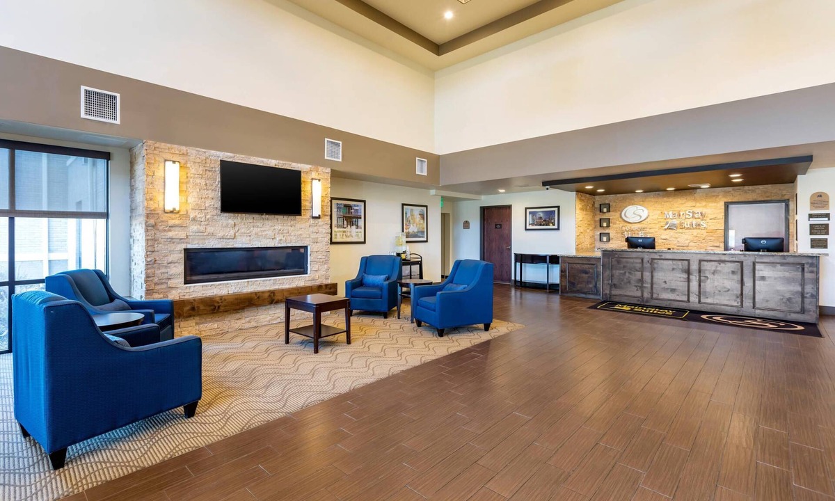 Sun Valley Hotel | MainStay Suites Near Denver Downtown