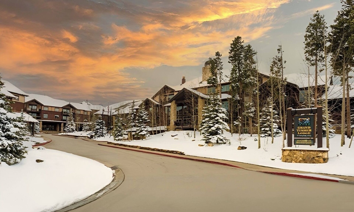 Peak 9 Cabin | MARCH 7-14 LAST MINUTE Breckinridge,CO Ski-in/Ski-out Grand Timber 2 BR Sleeps 8