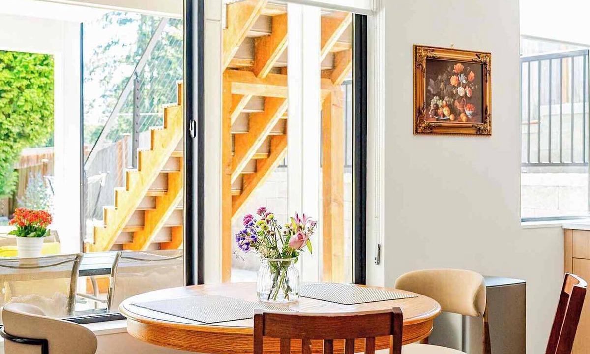Northwest Bellevue Apartment | Modern 2BR Suite; Parking; Fast WIFI; Close to both Downtown Bellevue/Kirkland