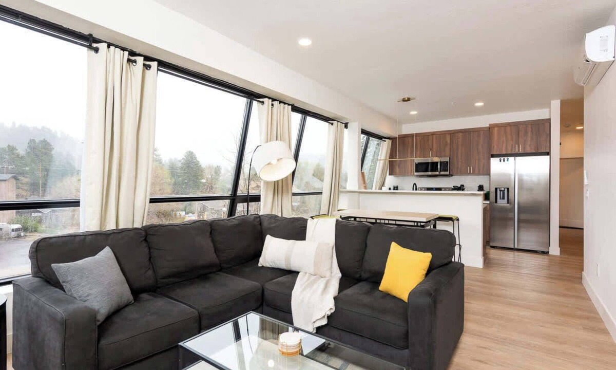 Kerr Gulch Condo | Modern condo with town and mountain views!