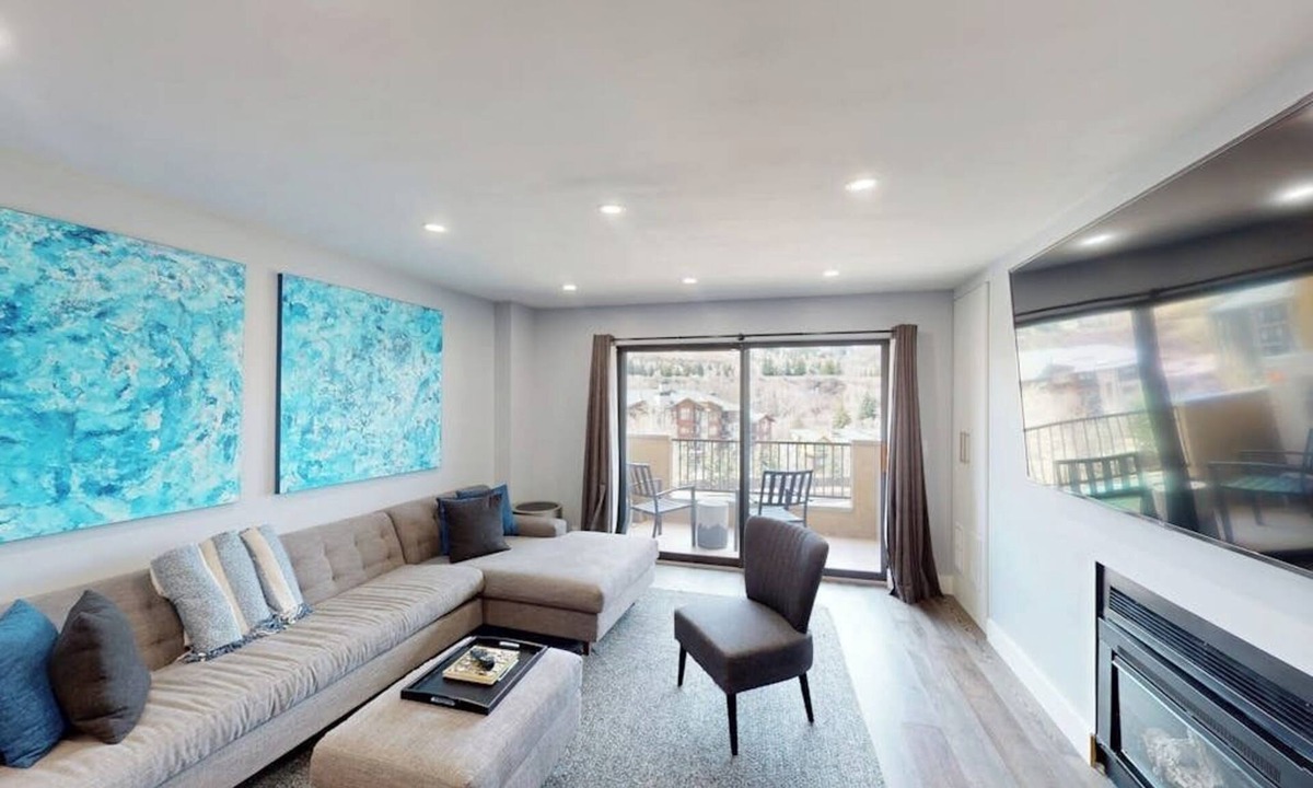 Avon Condo | Modern condo with views, 3-minute walk to gondola access & cozy fireplace