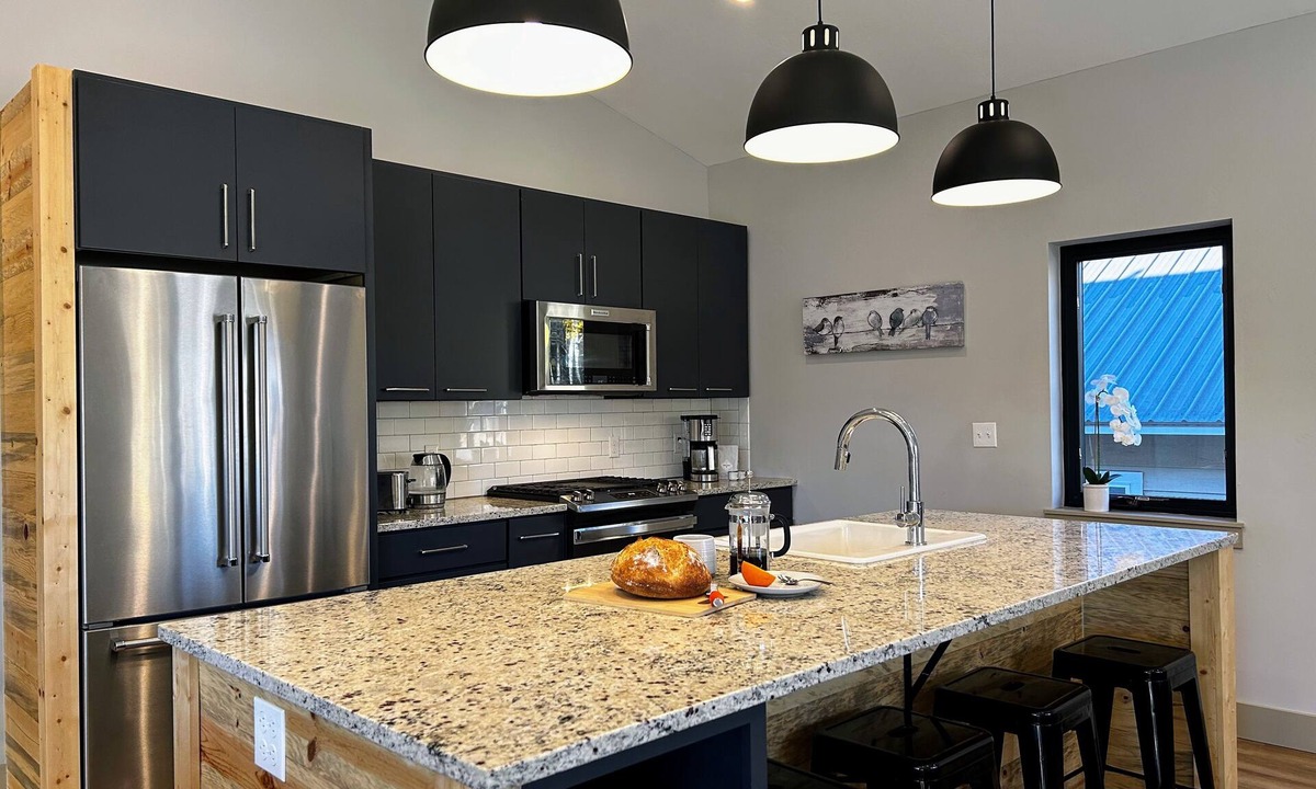 Gunnison House | Modern Spacious Home, New Build, AC