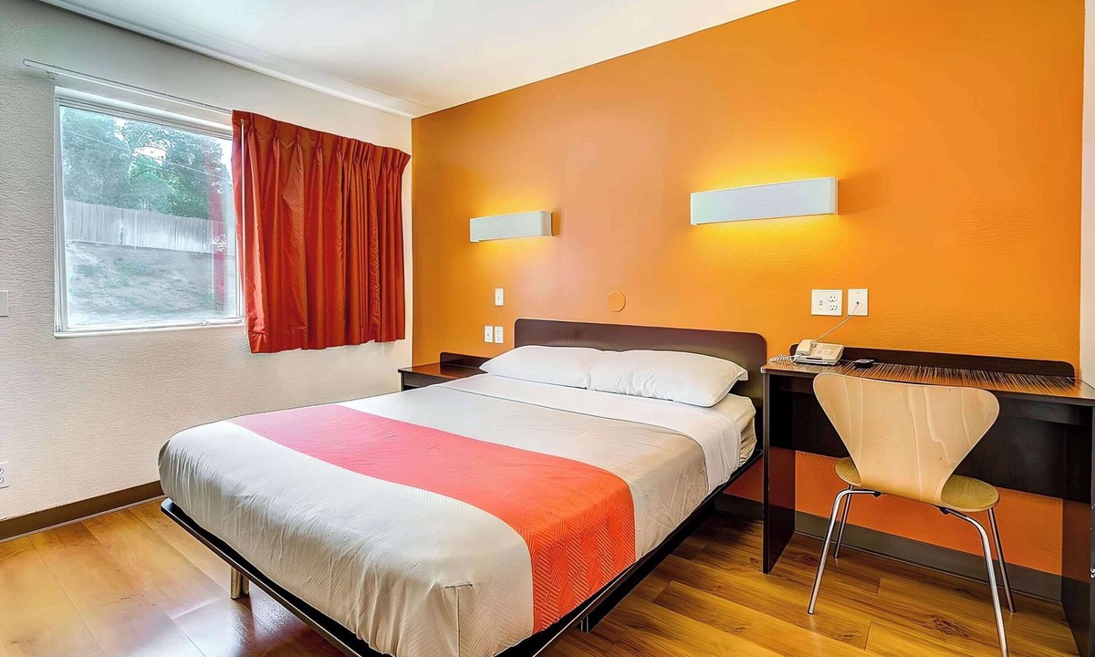 Dupont Hotel | Motel 6 Thornton, CO