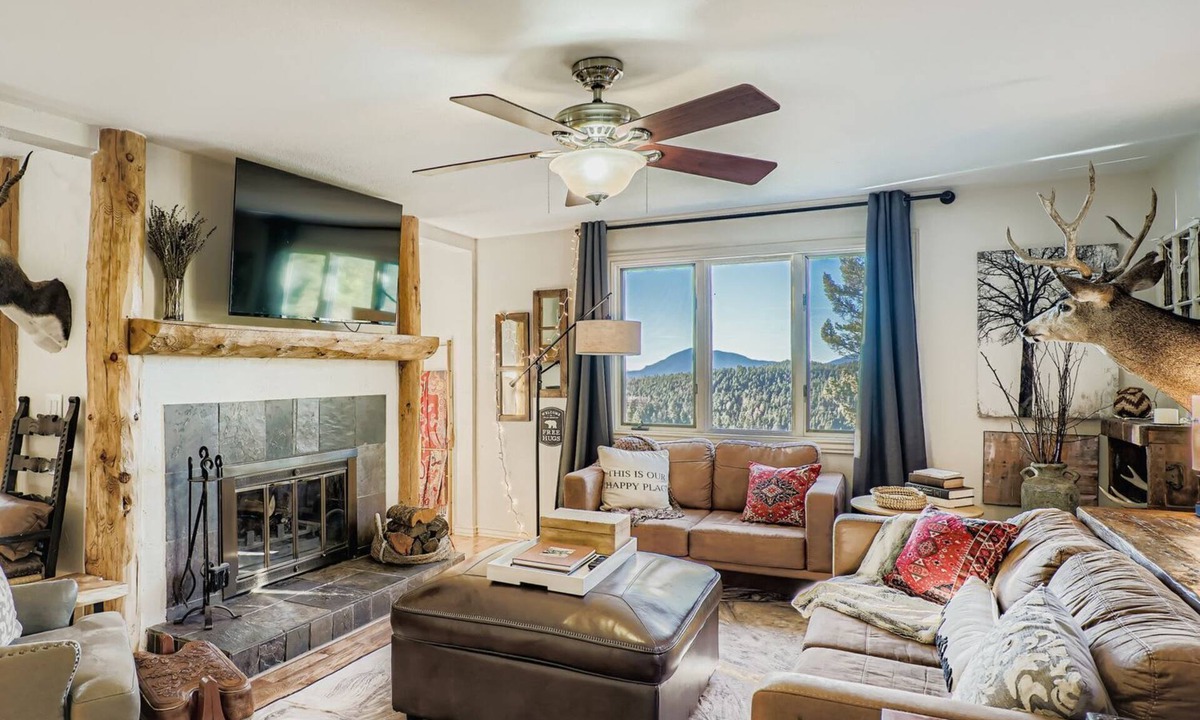 Richmond Hill Corridor House | Mountain Haven-Hot Tub+Pikes Peak+Red Rocks+Serene
