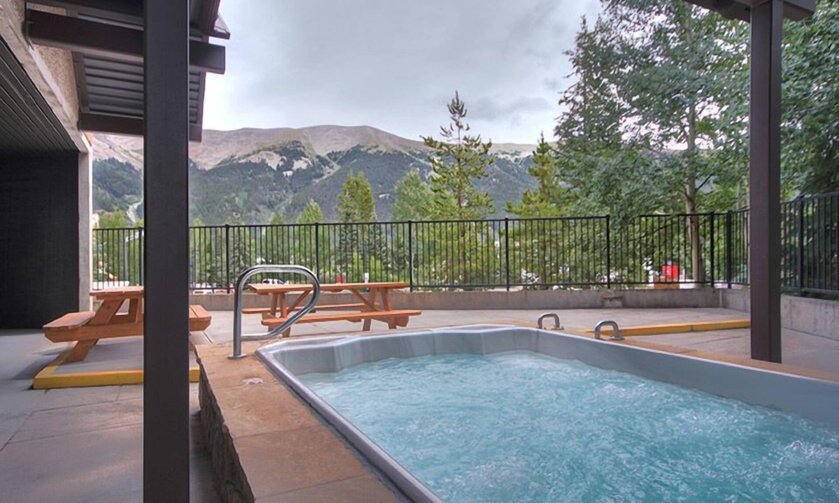 Copper Mountain Village Hotel | Mountain Plaza Hotel Style Room with 2 Beds #511 by RedAwning