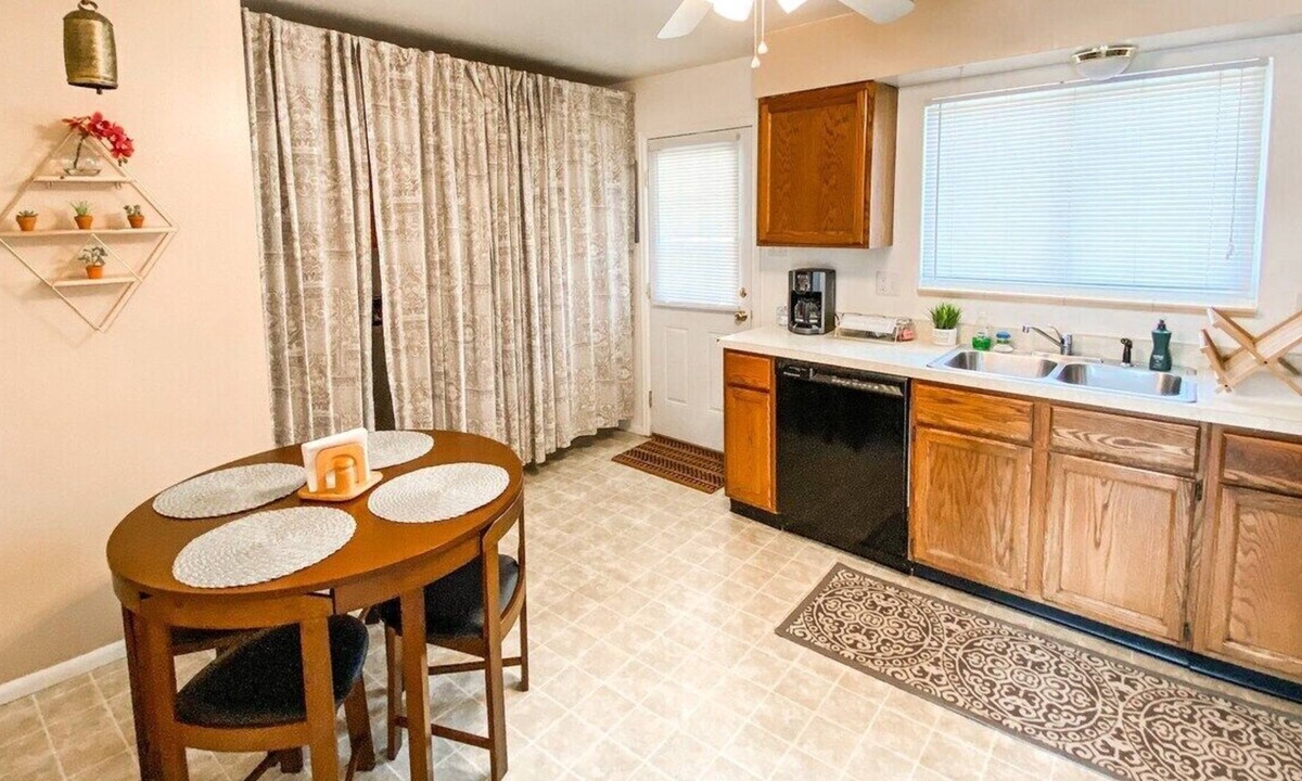 Central Colorado Springs House | ★Mountain View★ cozy stay near downtown and park