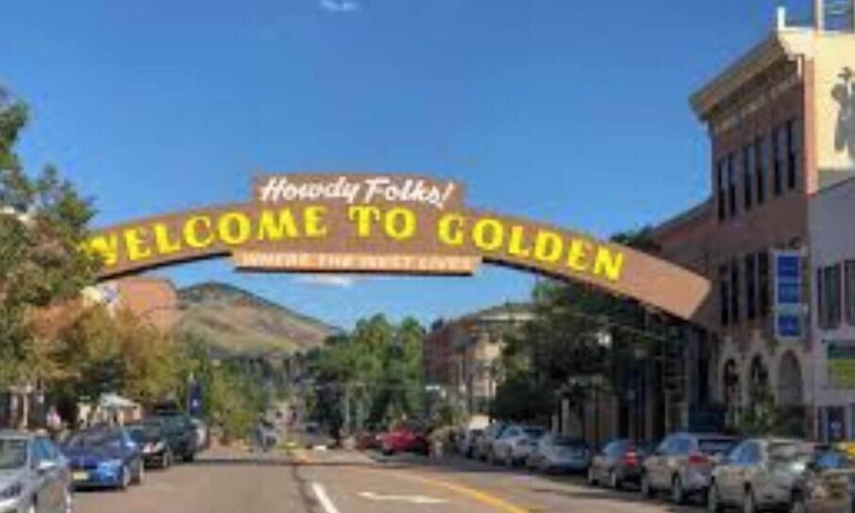 Golden House | Mt. Vernon Ranch House near Red Rocks and Colorado Mountains, skiing. Est 1860