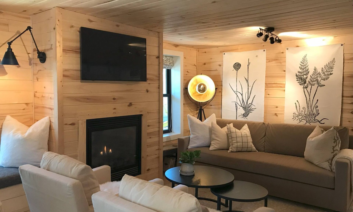 Florence Cottage | Mulberry Cottage; charming character property near Cañon City & The Royal Gorge.