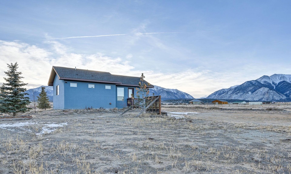 Nathrop House | Nathrop Vacation Rental w/Stunning Mountain Views
