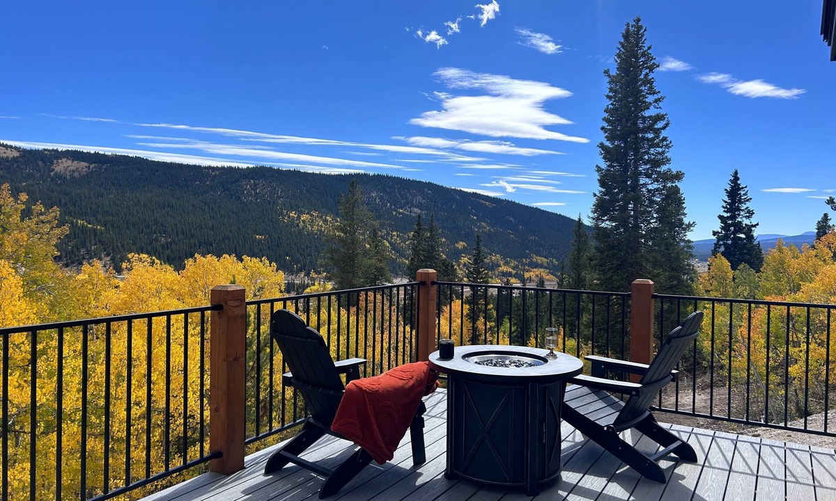 Alma Cabin | New-Build Hot Tub Cabin w/Starlink - Mtn Views, Aspen Woods, 20mi to Breck