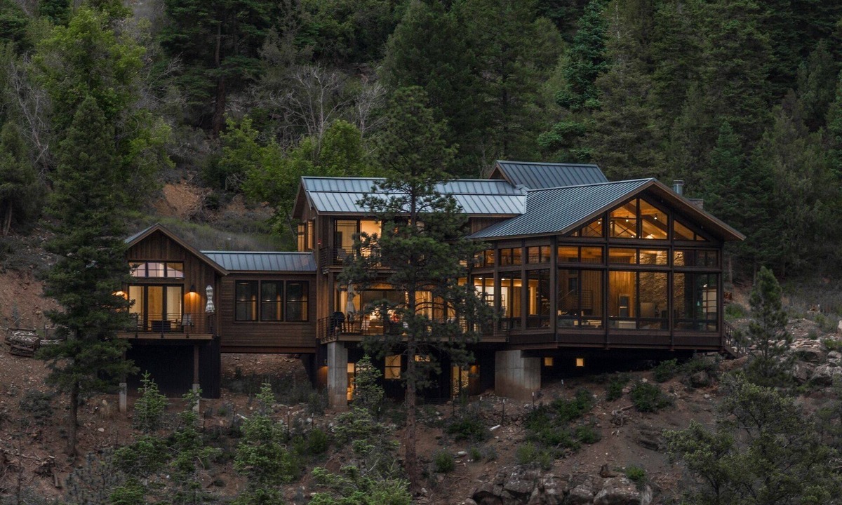 Ridgway House | New Listing! Ouray Estate | Breathtaking Views | Salt Water Hot Tub