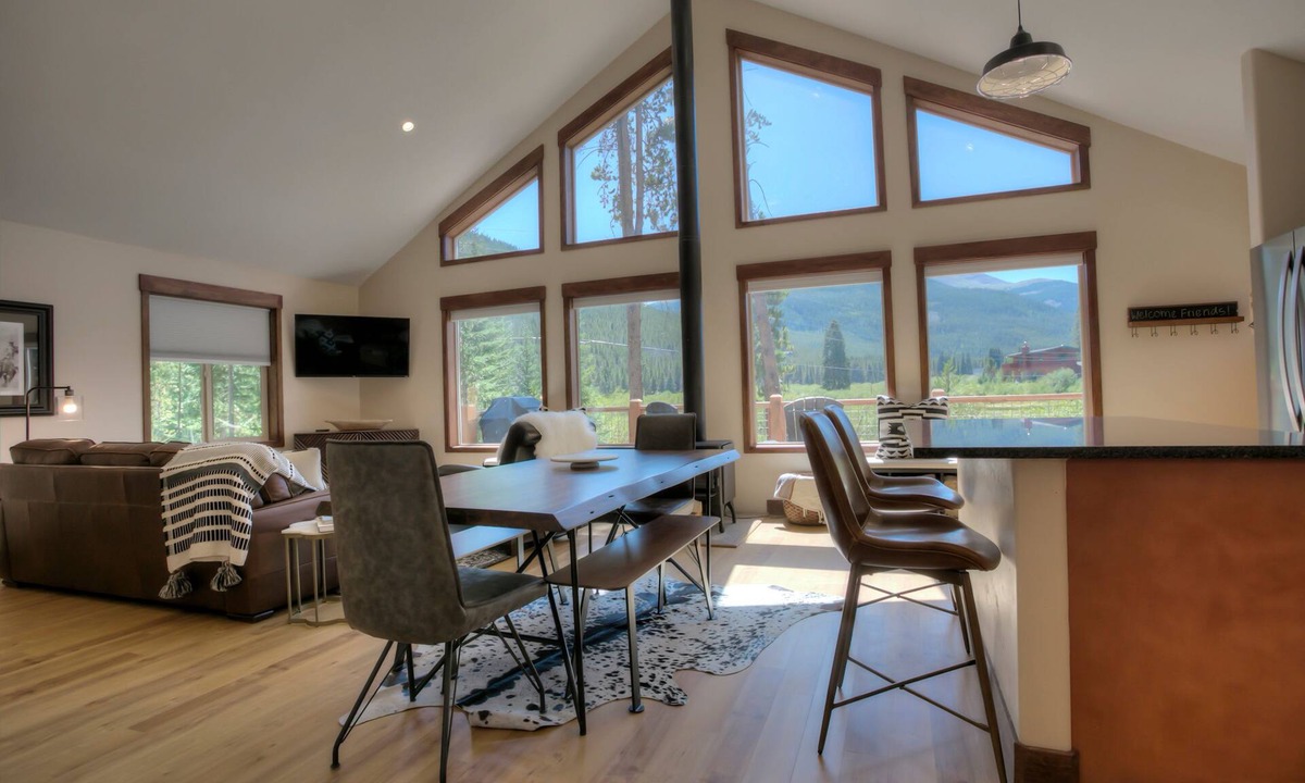 Blue Rock Springs House | New Modern Cabin w/AMAZING VIEWS, hot tub, private pond, & super close to town