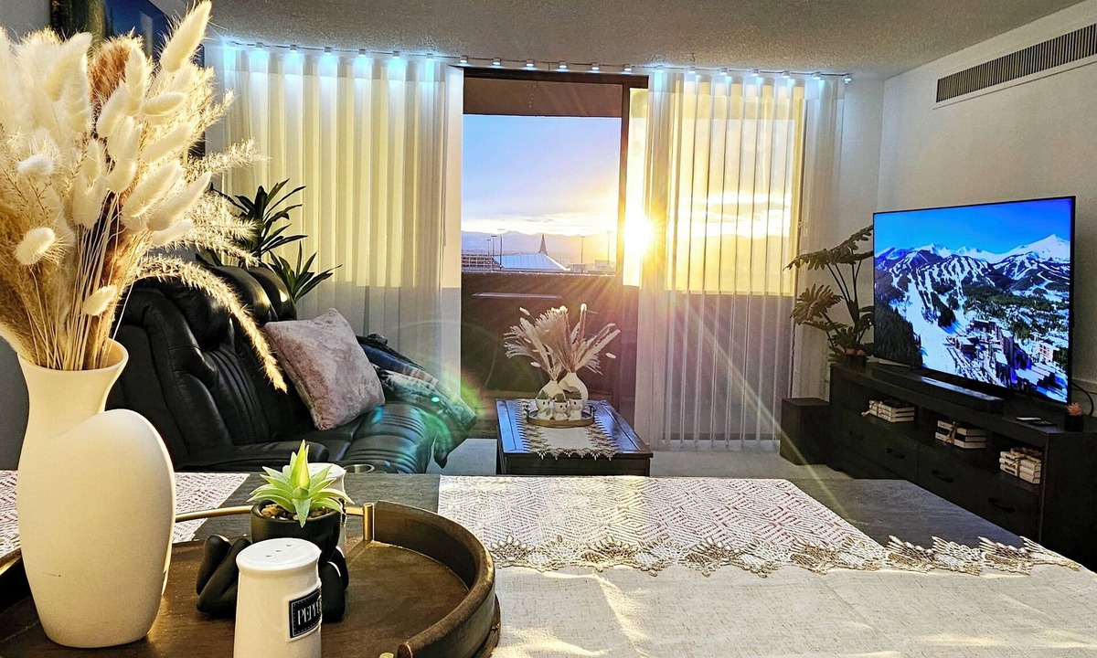 Downtown Denver Condo | NEW- One-bedroom condo, parking, and High-Speed WIFI in Downtown Denver