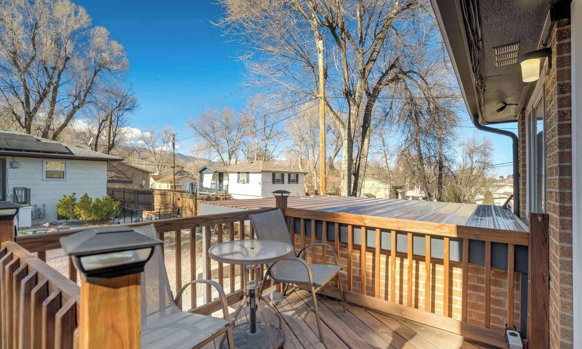 Broadmoor Apartment | Old Broadmoor Condo Private Deck Washer Dryer Unit