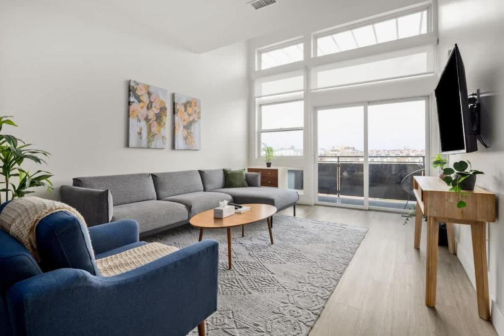 Highland House | On Cloud 9 - Curated Lifestyle Loft - Zuni Lofts