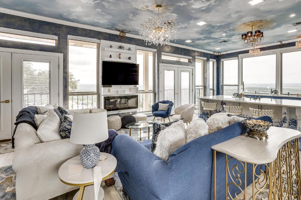 Bulverde Apartment | One-of-a-Kind Guest Suite in Hill Country w/Pool