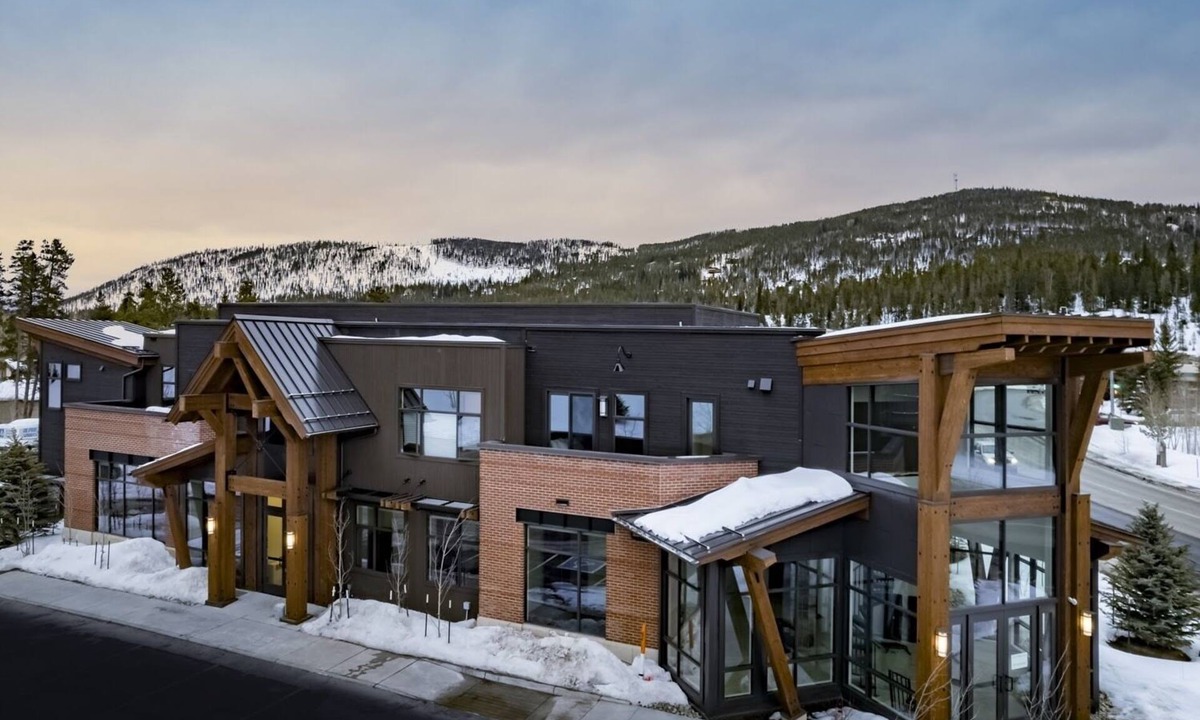 Breckenridge Condo | Park Ave Flat 14 | Luxury Condo & Minutes to Everything!