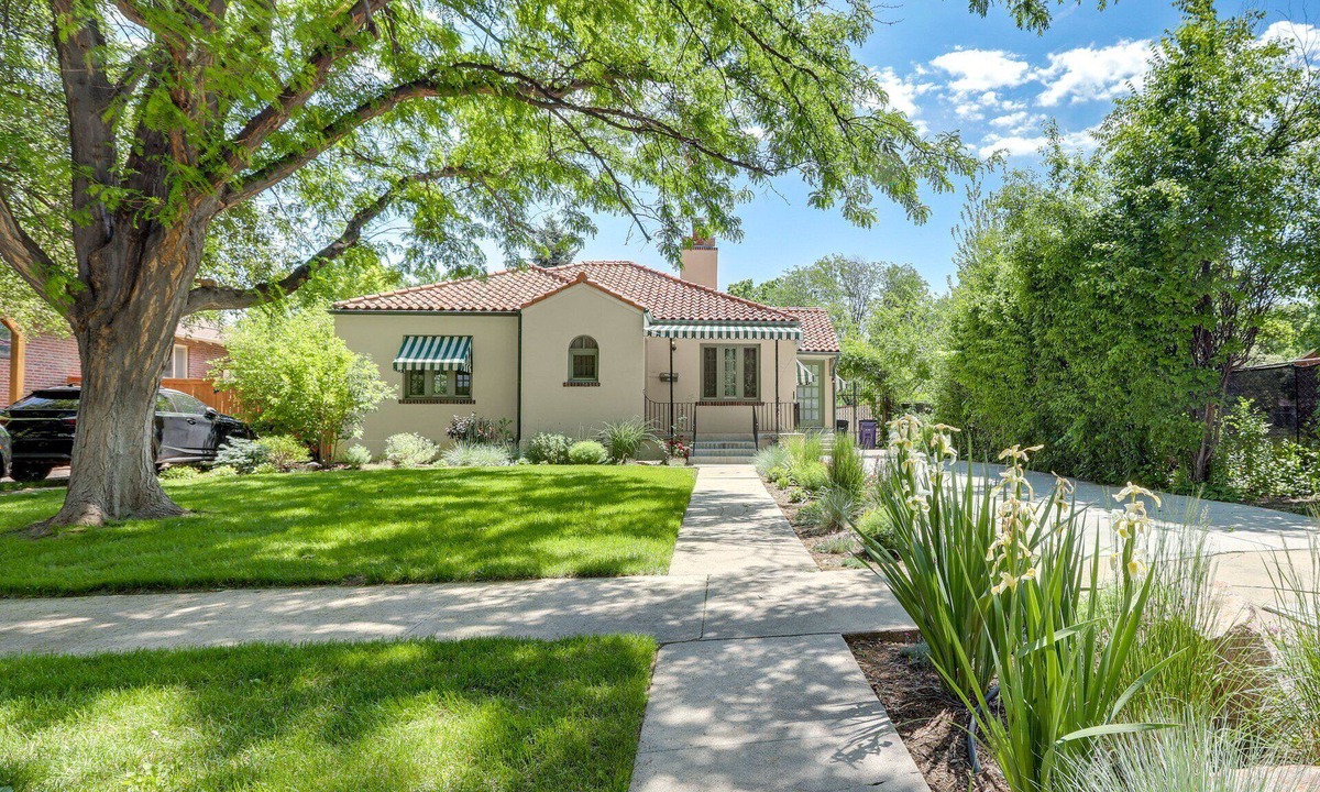 South Park Hill House | Park Hill Holly House - A Place To Call Home License: 2018-BFN-0000208