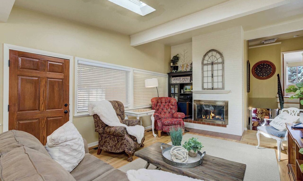 East Colorado Springs House | Patio, Mini Treehouse & Deck with Palmer Park view