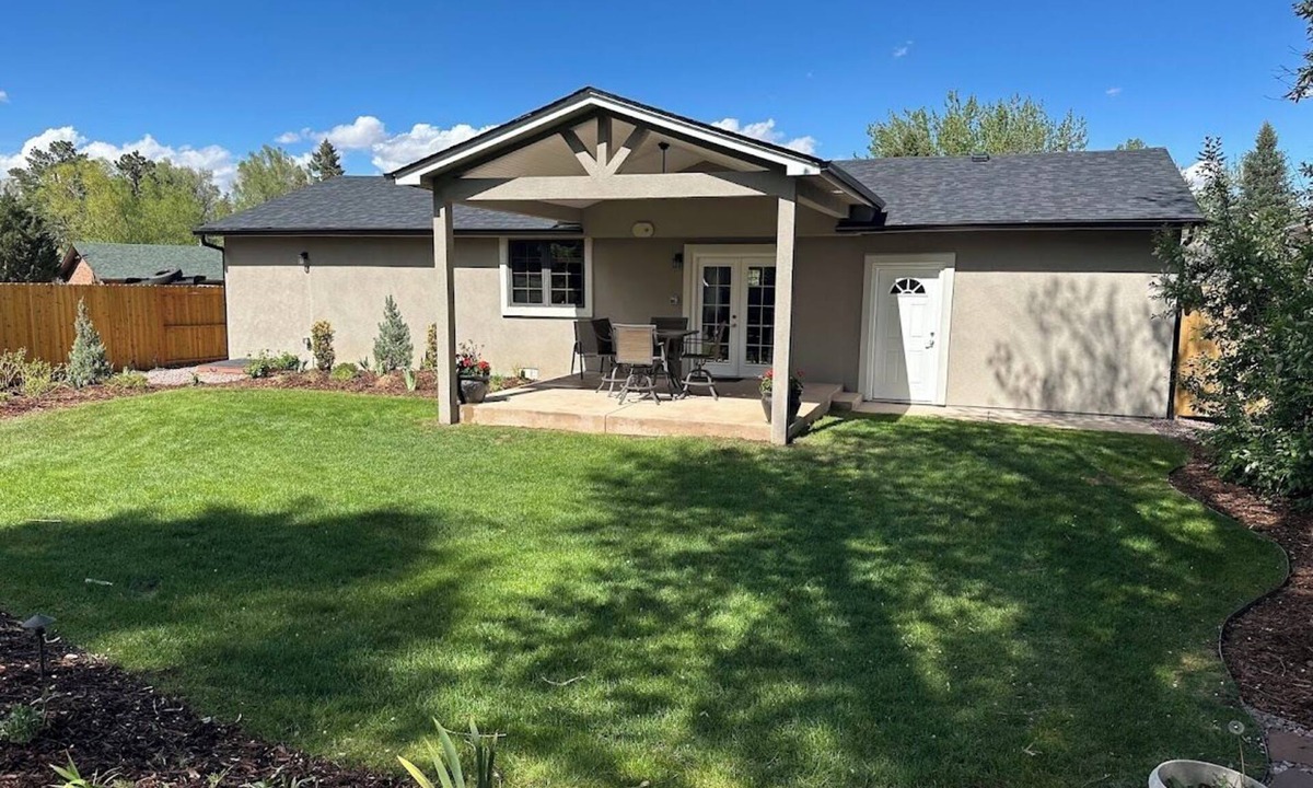 Broadmoor House | Perfect vacation home with amazing outdoor space, dog and handicapped friendly!