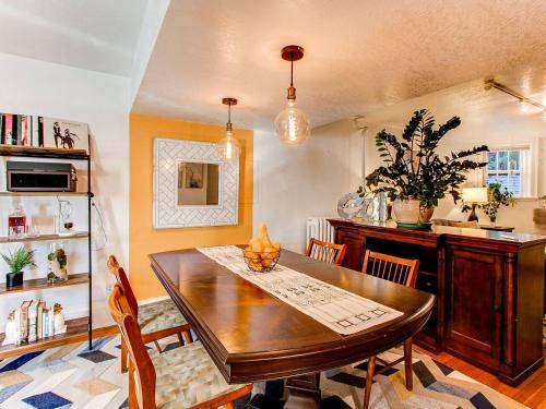 Cheesman Park House | Private, Cozy and Quiet in the♥of Capital Hill