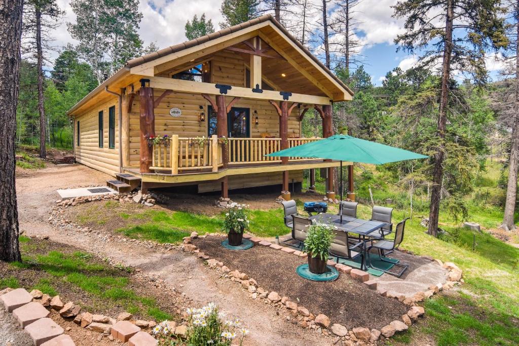 Green Valley House | Private Hot Tub & Pond: Conifer Log Cabin