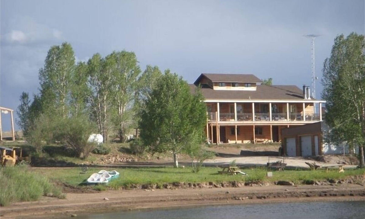 Westcliffe Cabin | Private Lodge-Mtn Lake, Pool,Hot Tub, Affordable Family Reunion Sleeps 20+